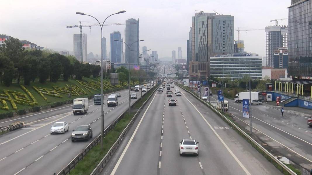 İSTANBUL'DA KAPATILAN METRO, METROBÜS VE YOLLARIN TAM LİSTESİ: 1 Mayıs'ta hangi yollar kapandı? İşte tam liste 2